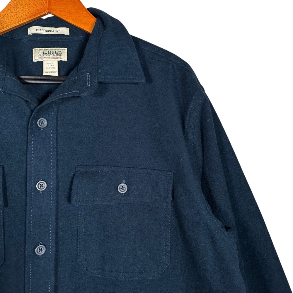 L.L.BEAN Heavy Chamois Cloth Flannel Traditional Fit Shacket in navy - Picture 4 of 10